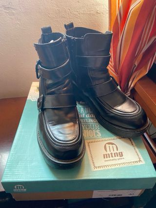 Botas Mustang, diferentes modelos.