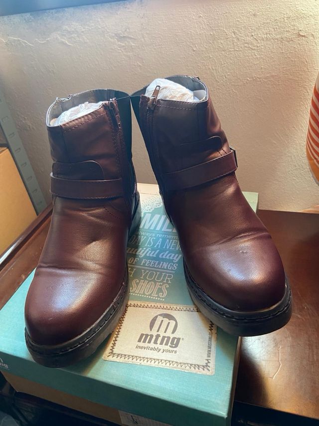 Botas Mustang, diferentes modelos.