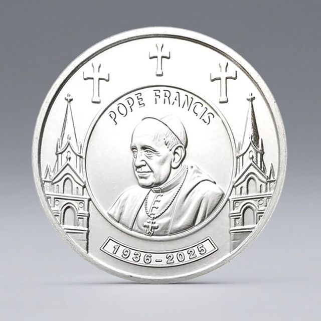 2025 MONEDA CONMEMORATIVA DE EL PAPA