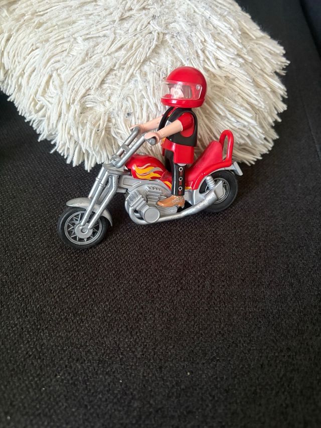 Playmobil Motorista con Moto Roja