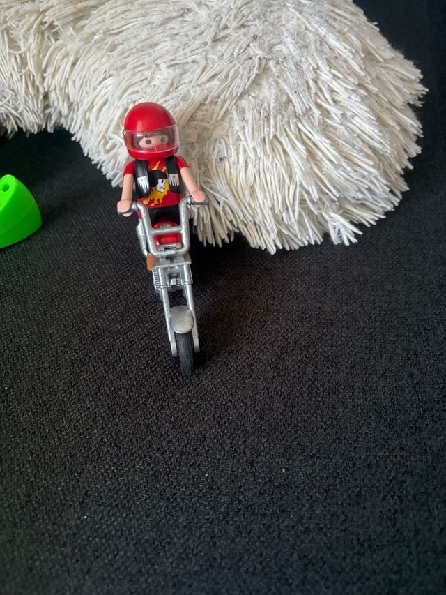 Playmobil Motorista con Moto Roja