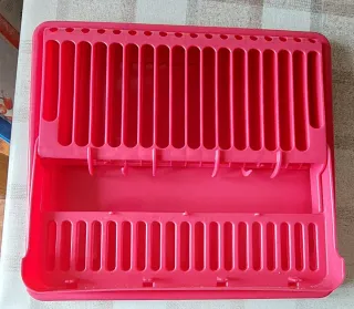 Scolapiatti rosa in plastica