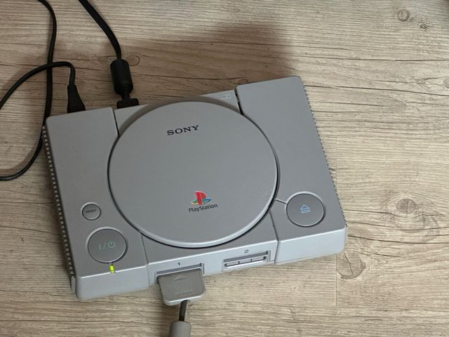 Consola Sony Playstation Gris