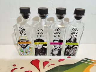 4 Bottiglie Vuote Gin 359 Diverse