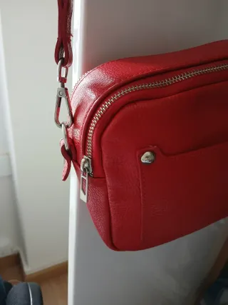 Bolso bandolera de piel rojo