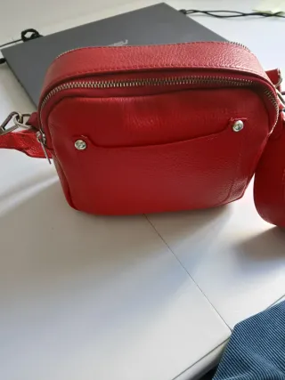 Bolso bandolera de piel rojo
