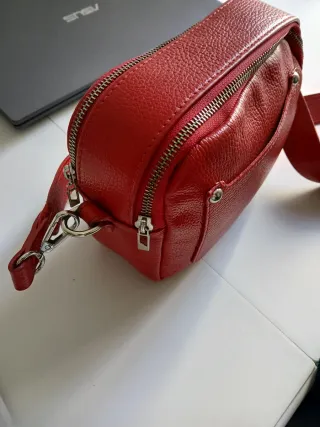 Bolso bandolera de piel rojo