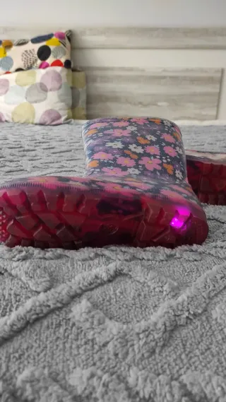 Botas de agua niña flores Con luces