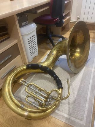 Sousaphone / Helicon