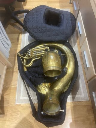 Sousaphone / Helicon