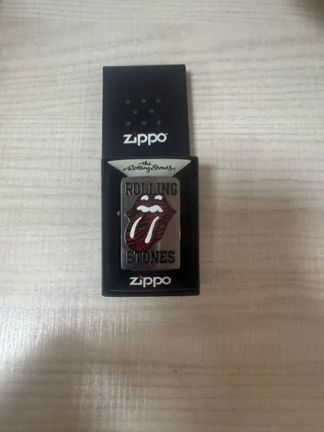 Zippo Rolling Stones Negro