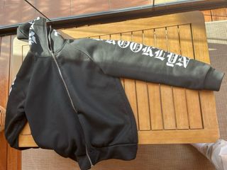 Chaqueta Brooklyn Negra con Logo