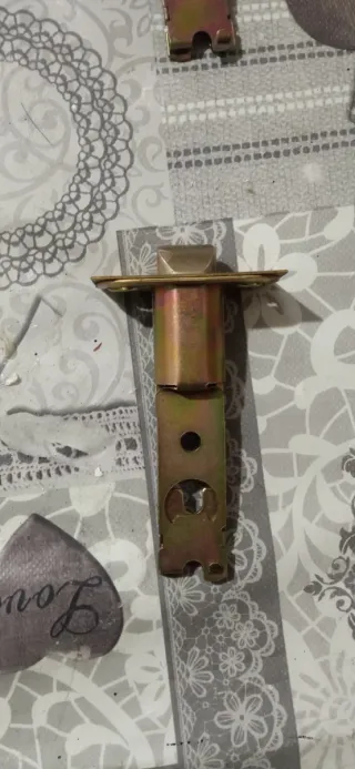 Pomo de puerta dorado