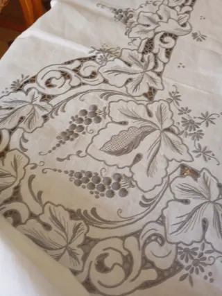 Mantelería antigua lino bordada a mano mide 3,10