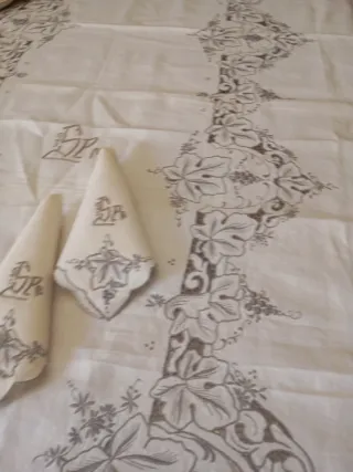 Mantelería antigua lino bordada a mano mide 3,10