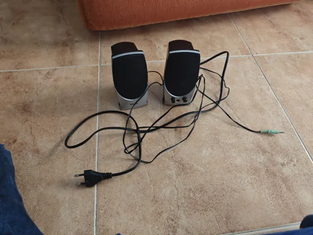 Altavoces Trust RCA Negro/Plata