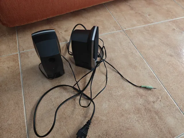 Altavoces Trust RCA Negro/Plata