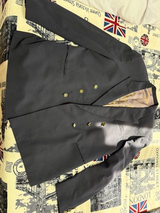 Americana azul marino
marca corte ingles
talla 56