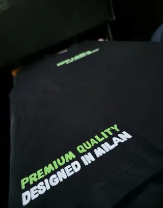 T-shirt Off-White Designed in Milan M