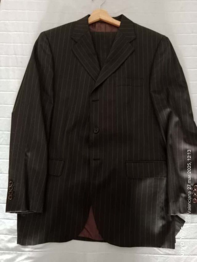 Traje Raya Diplomática (Marrón/Gris oscuro)