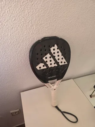 Pala Padel Adidas Metalbone HRD 2024
