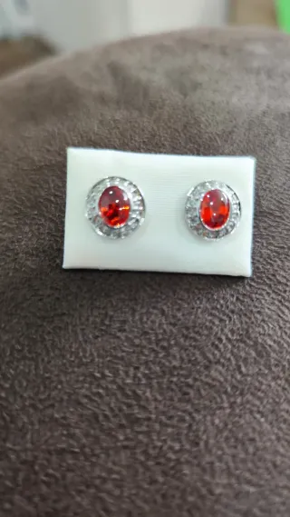 Pendientes plata chica con piedra roja nuevos