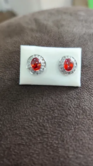 Pendientes plata chica con piedra roja nuevos