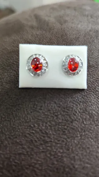 Pendientes plata chica con piedra roja nuevos