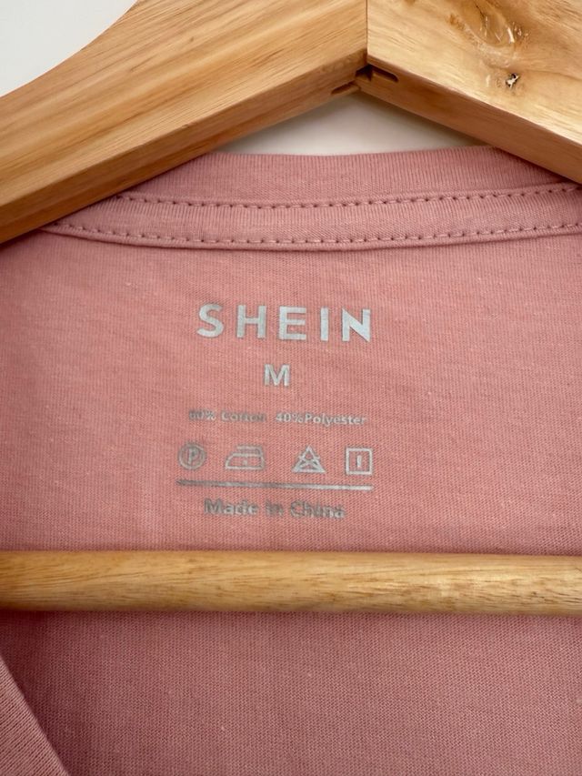 Camiseta Shein Corazones Talla Única