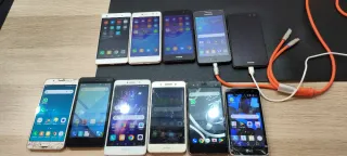 Lotto di 10 telefoni cellulari (leggere la descrizione)