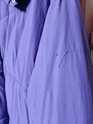 Abrigo morado Paula Echevarría Primark seminuevo