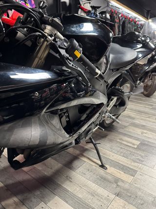 SUZUKI GSXR 600 2007 .
