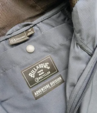 Billabong  Chubasquero niño marca Billabong. Talla