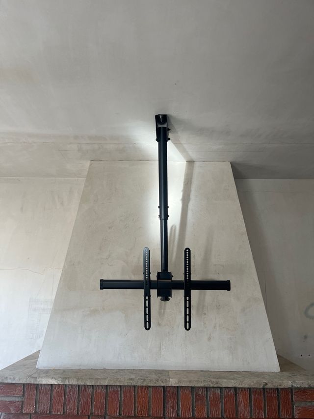 Soporte TV Techo Negro