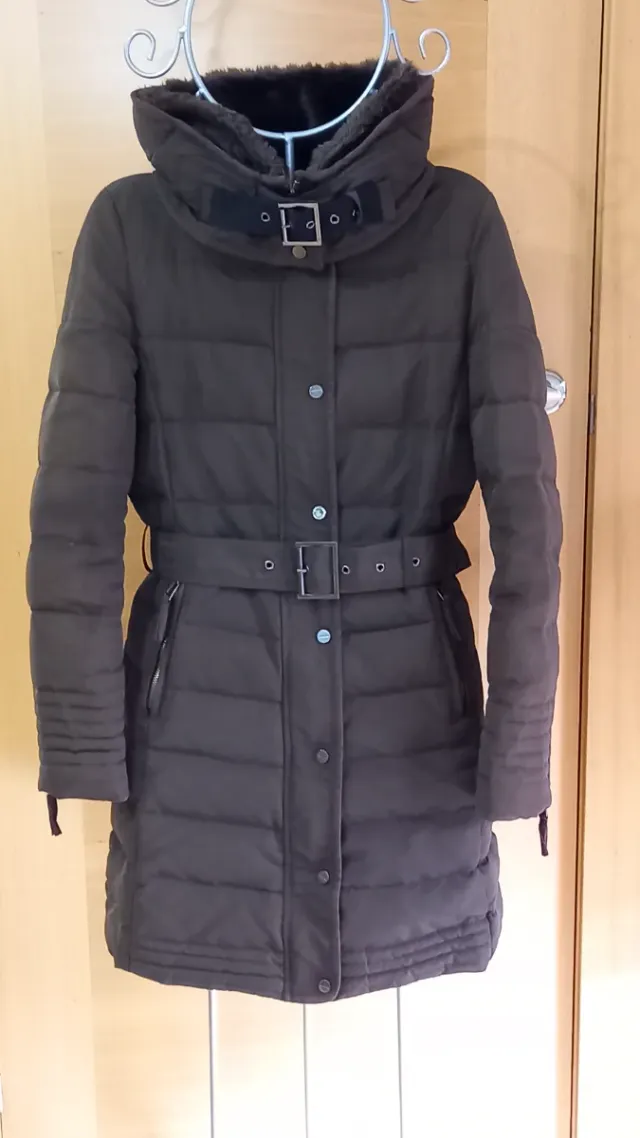 Abrigo de plumas verde oliva