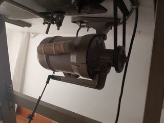 2 Macchine da cucire: triplo trascinamento e dritto