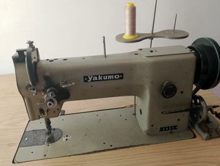 2 Macchine da cucire: triplo trascinamento e dritto