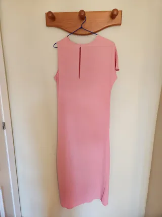 Vestido rosa asimétrico