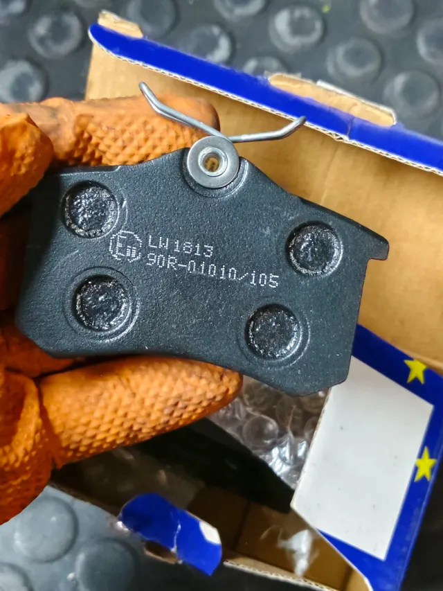 Pastillas traseras EBC Ultimax para Seat León 