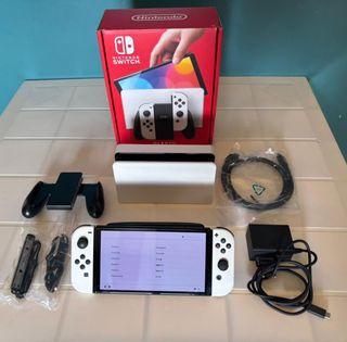 Nintendo Switch OLED Bianca - Completa