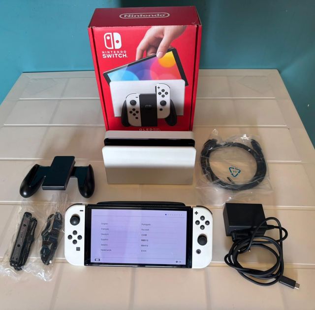 Nintendo Switch OLED Bianca - Completa