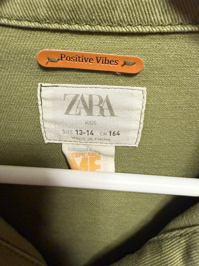 Chaqueta Zara verde con Minions
