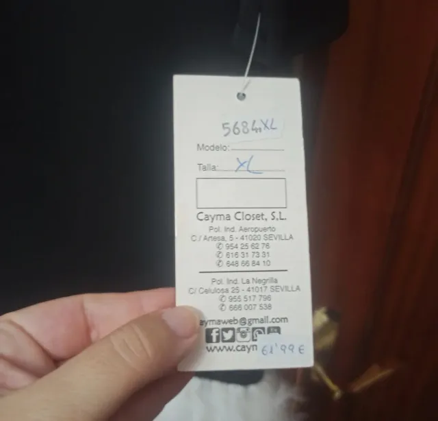 Vestido evase con plumas