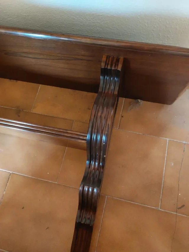 Estantería de colgar en pared, de madera