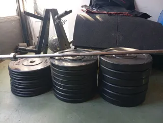 Barra 20kg + 220kg discos