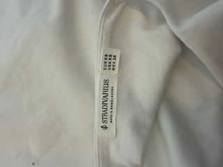 Camiseta blanca sin mangas