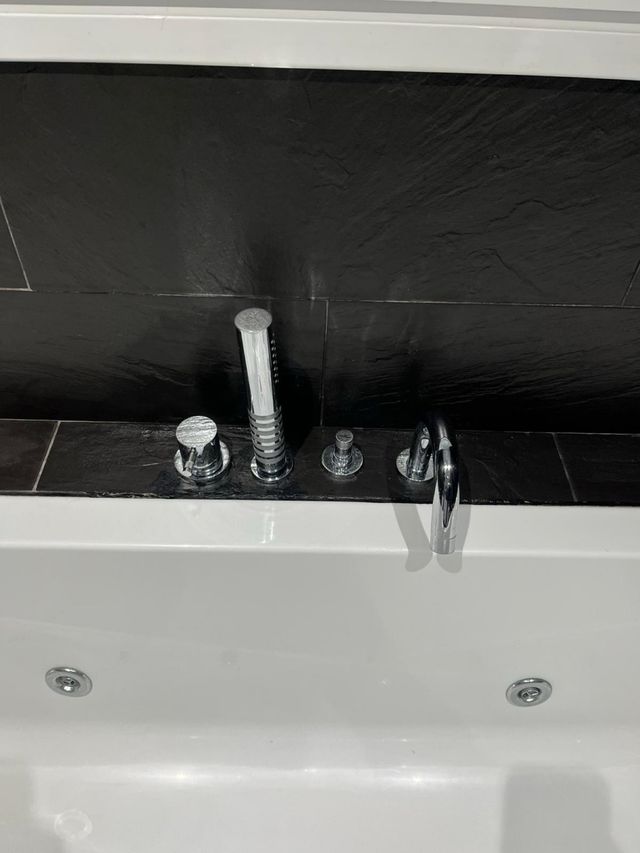 Bañera Hidromasaje Hidrobox PLANE con grifería