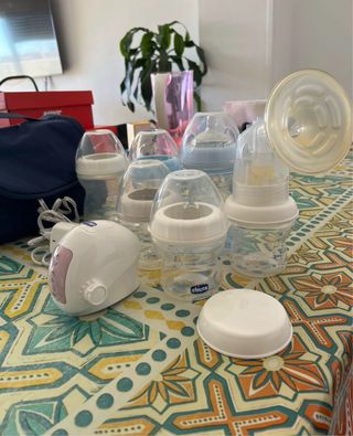 Sacaleches Chicco y biberones