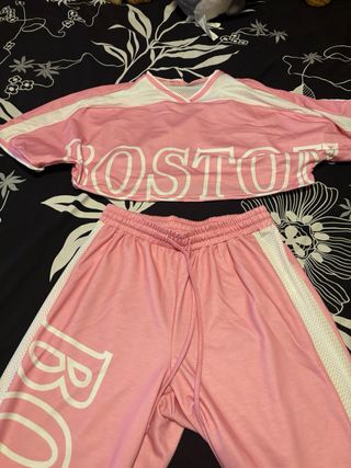 Conjunto deportivo rosa