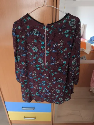 Camisa granate flores manga 3/4